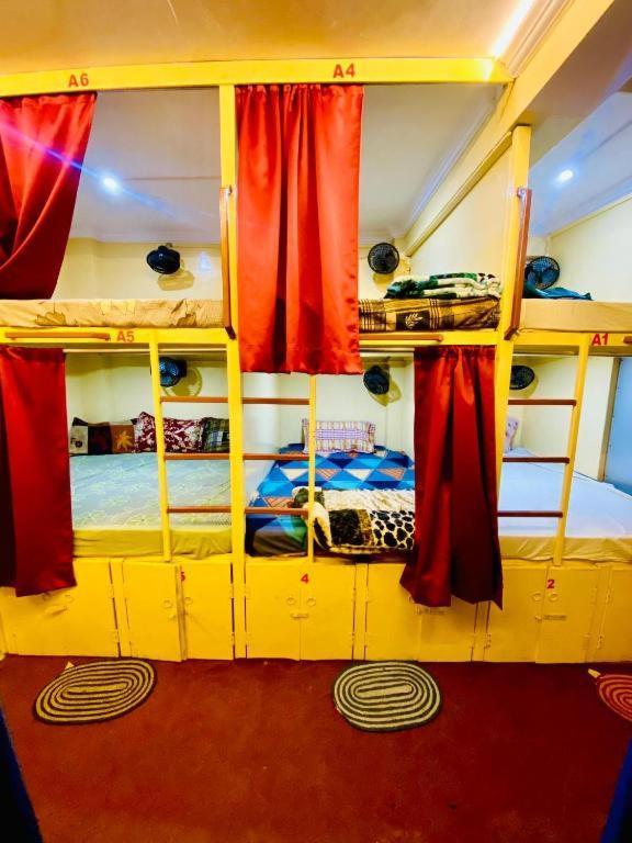 Namo Guest House Only For Indians Bénarès Extérieur photo
