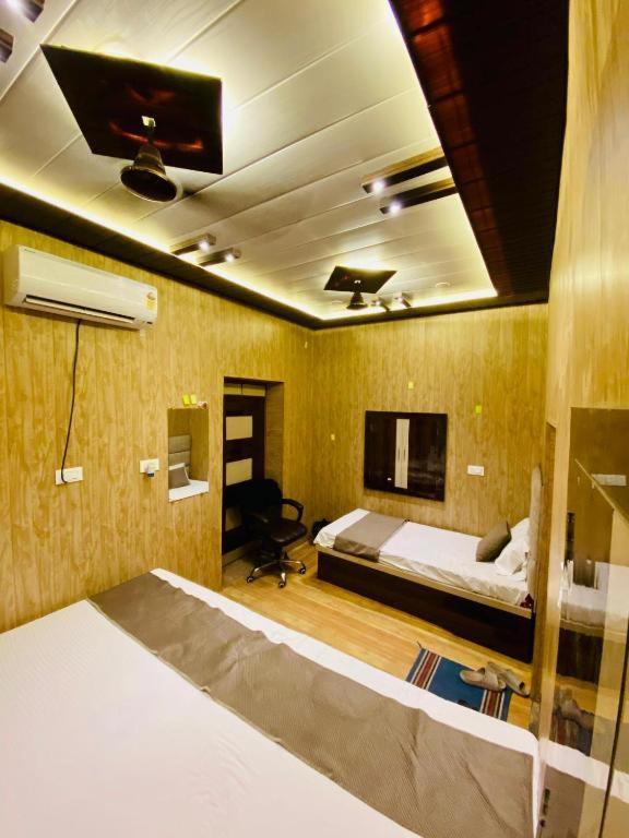 Namo Guest House Only For Indians Bénarès Extérieur photo