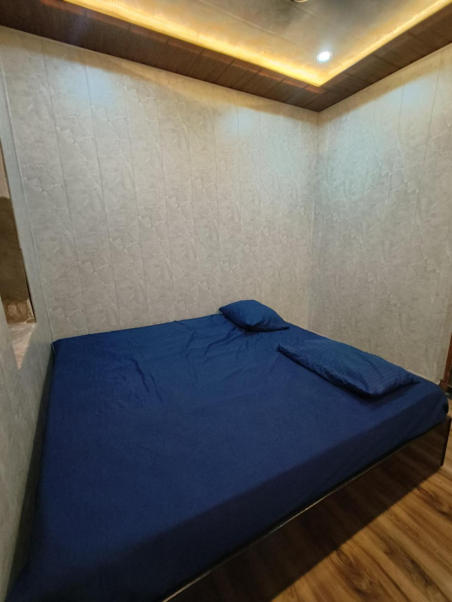 Namo Guest House Only For Indians Bénarès Extérieur photo