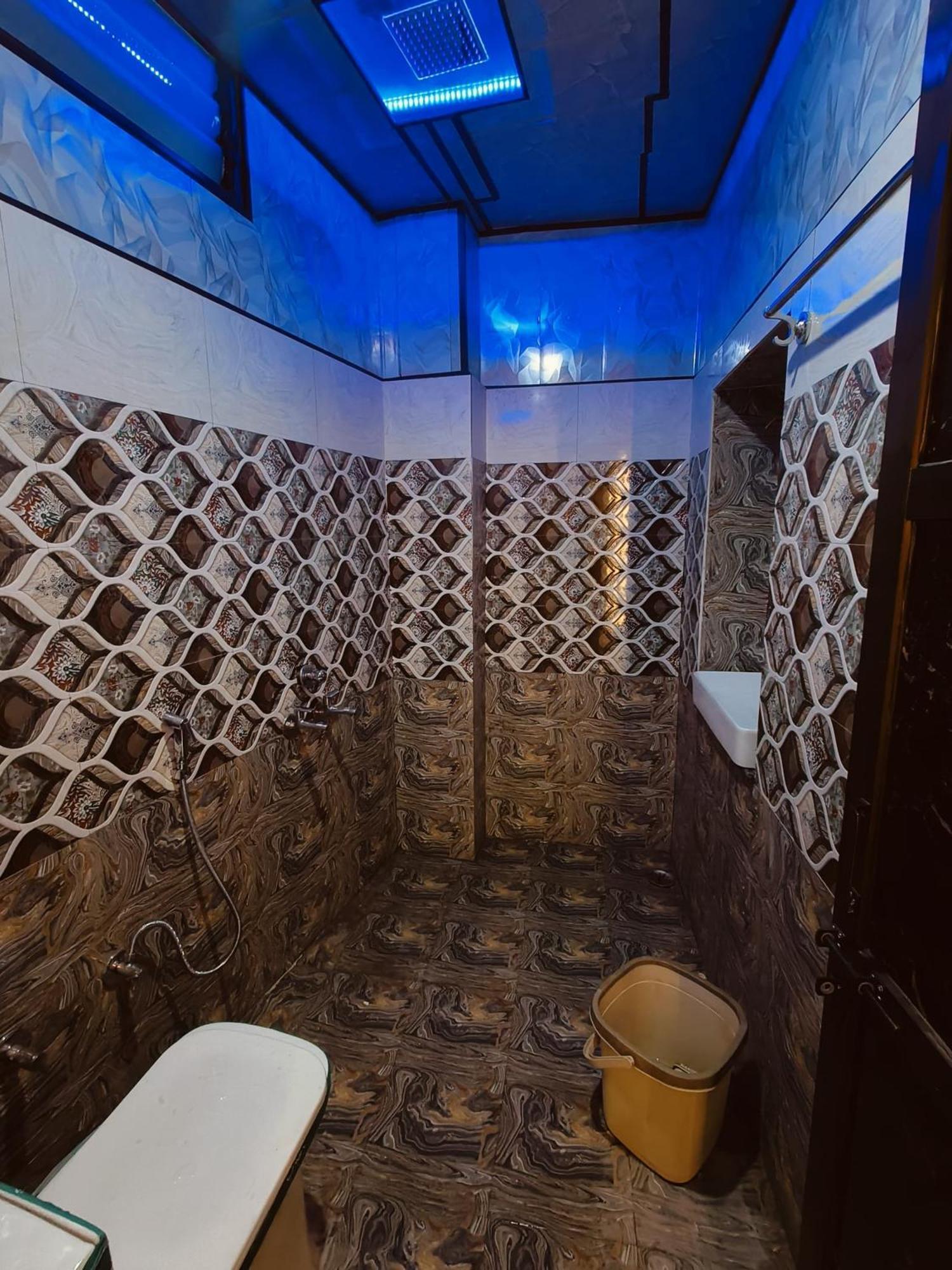 Namo Guest House Only For Indians Bénarès Extérieur photo